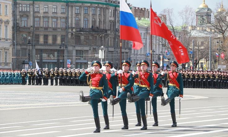 Парад войск на Дворцовой площади